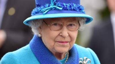 El nacimiento de sus bisnietos significó que ahora hay tres generaciones por detrás de la reina Isabel esperando para reinar.