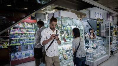 En Hong Kong, los precios del nuevo Iphone 6 de Apple rozan los 2500 dólares.