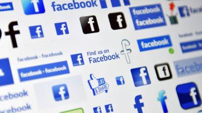 Facebook suspendió este viernes de la red social a Cambridge Analitica y su matriz, Strategic Communication Laboratories.