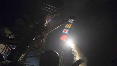 Lanzamiento de un misil Tomahawk desde un buque de guerra estadounidense, como los que fueron lanzados contra la base aérea siria de Al Shayrat.