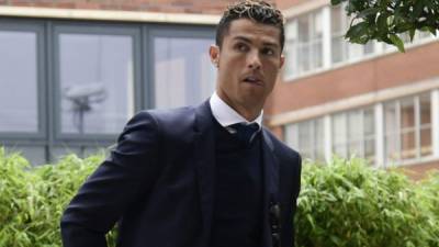 Ronaldo ingresó al juzgado a través del garaje del edificio de oficinas donde está situadopara evitar a los periodistas que esperaban su llegada al juzgado.