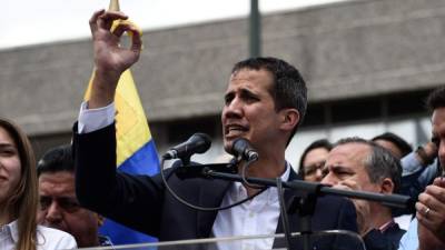 El líder opositor regresó ayer a Venezuela pese a las amenazas del Gobierno de Maduro de encarcelarlo./AFP.