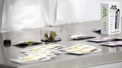 Nueva Jersey aprobó en enero de 2010 el uso de la marihuana para fines médicos -una de las leyes más estrictas de los 29 estados con esta modalidad- para pacientes con cáncer, sida, epilepsia, enfermedad de Crohn, glaucoma o esclerosis múltiple. EFE/Archivo