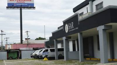 La oficina principal del SAR, en la primera calle, permanecerá cerrada hasta nuevo aviso, debido a que están adquiriendo los insumos para el personal. Fotos: Amílcar Izaguirre.