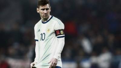 Lionel Messi regresó ante Venezuela y salió lesionado. FOTO AFP.