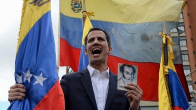 Guaidó se autoproclamó como el presidente interino de Venezuela tras el rechazo de la comunidad internacional a la reelección de Nicolás Maduro. Foto AFP
