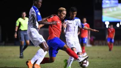 Honduras y Costa Rica igualaron en un intenso partido.