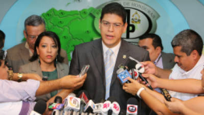 Roberto Ramírez, director de Fiscales, tiene 38 años y por la edad no califica.