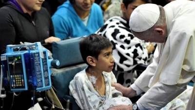 El Papa dialogó con este pequeño, quien permanece interno en el hospital Federico Gómez.