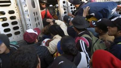 El principal contingente de la caravana de migrantes centroamericanos que busca llegar a Tijuana, fronteriza con Estados Unidos se dirige hoy hacia Guadalajara, capital del occidental estado de Jalisco, donde les esperan algunos compañeros que se adelantaron.