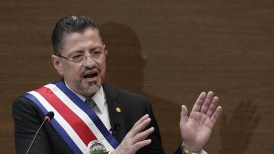 El presidente de Costa Rica, Rodrigo Chávez, anunció este martes la suspensión del visado para hondureños.