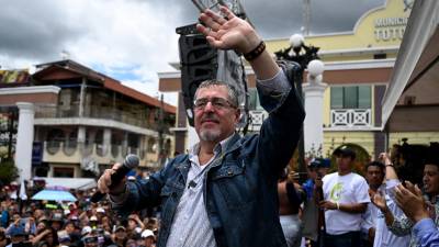 El candidato presidencial guatemalteco Bernardo Arévalo dio inicio a su campaña por el balotaje.