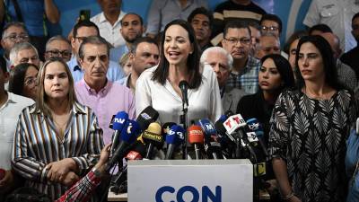 La líder opositora inhabilitada para las elecciones, María Corina Machado, denunció que el Chavismo impide la candidatura de su designada para los comicios.