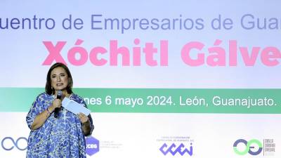 La candidata presidencial de la oposición Xóchitl Gálvez, habla durante una reunión en la ciudad de León, (México).