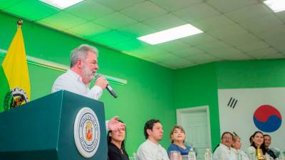 <b><span class=mln_uppercase_mln>PRESENCIA.</span></b> El alcalde Roberto Contreras presidió el cabildo, donde destacó la importancia de la educación técnica.