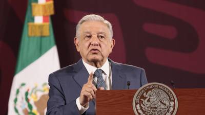 El presidente de México, Andrés Manuel López Obrador, habla durante una rueda de prensa este miércoles en el Palacio Nacional, en Ciudad de México.