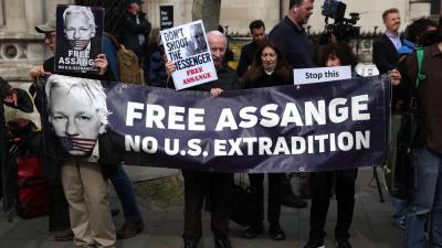 Activistas piden la libertad de Assange y que se evite su extradición a EEUU.