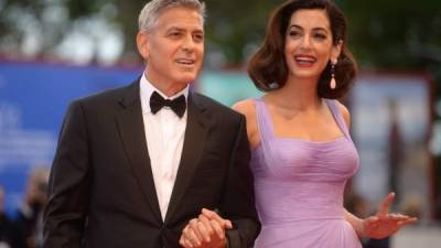 George Clooney y su esposa Amal asistieron al Festival de Cine de Venecia.