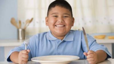 Los chicos con obesidad extrema tenían más de siete veces más probabilidades de sufrir de hipertensión que los ligeramente obesos.