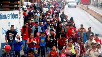 La caravana de migrantes hondureños sigue su paso hoy, miércoles 17 de octubre de 2018, desde la ciudad de Chiquimula rumbo al departamento de Zacapa (Guatemala). EFE