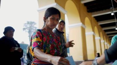 Guatemaltecos llegaron desde temprano a las urnas para elegir a su nuevo presidente. Fotos: AFP