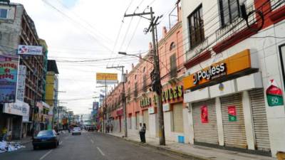 San Pedro Sula, la capital industrial de Honduras y la ciudad de mayor crecimiento comercial, se encuentra aislada luego de que los manifestantes opositores cerraran las entradas y salidas que la comunican con el resto del país.