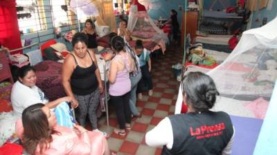 Las mujeres se desenvuelven con libertad dentro de la cárcel.