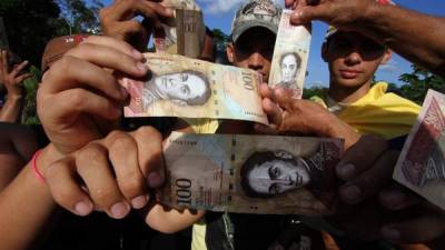 La salida del billete causó protestas en el país. Foto: AFP/George Castellanos