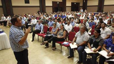 El abogado Adolfo Pineda contestó las interrogantes.