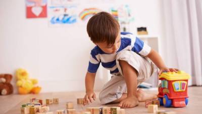 Algunos juguetes ayudan en su educación básica, ya que es más fácil aprender mientras se juega.
