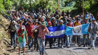 Las autoridades mexicanas permitieron el paso de cientos de migrantres en la frontera con Guatemala por razones humanitarias./AFP.
