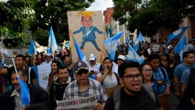 Ciudadanos marcharon en apoyo a la Cicig y contra el presidente Morales.