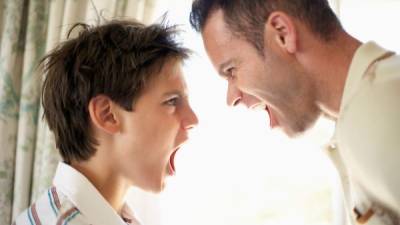 Los niños tienden a portarse mal para llamar la atención de los padres.