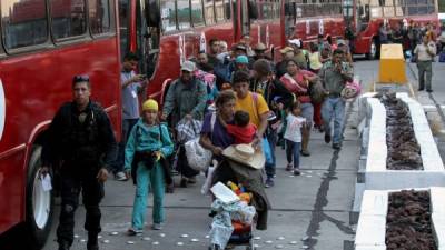 Más de 2,500 migrantes ya esperan una respuesta a sus solicitudes de asilo en la frontera entre California y Tijuana./AFP.