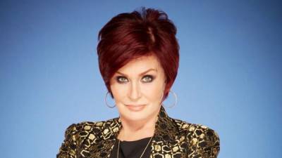 La presentadora Sharon Osbourne tiene 63 años.