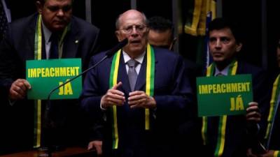 El Congreso brasileño comenzó a discutir el tema de llevar a la presidenta al banquillo de los acusados.