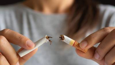 El cigarrillo junto con las grasas saturas son enemigos grandes para la salud.