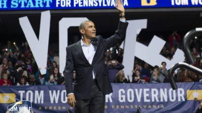 El presidente Obama asistió al cierre de campaña del candidato a gobernador demócrata Tom Wolf en Pensilvania. afp
