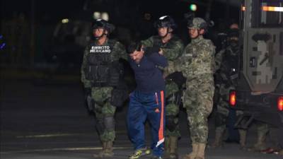 El narcotraficante Joaquín 'El Chapo' Guzmán en la capital mexicana tras su captura en Sinaloa, México. EFE/Archivo