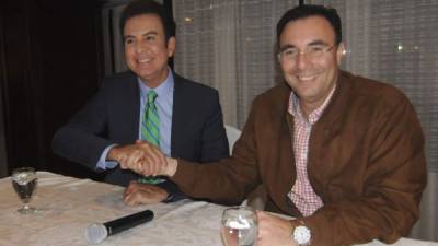 La decisión de Luis Zelaya (derecha) de sentarse con Salvador Nasralla y reconocer su triunfo le acarreará consecuencias a su carrera política, según los analistas.