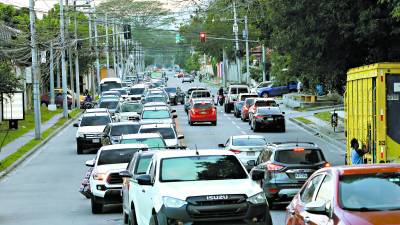 A nivel nacional se está impulsando la Estrategia de Movilidad Eléctrica por el gobierno.