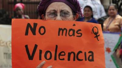 Protesta de mujeres en San Pedro Sula por altas tasas de femicidios.