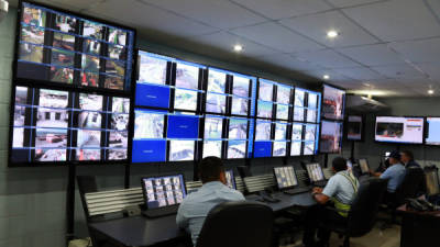 La Unidad de Protección Portuaria tiene sistemas de monitoreo totalmente modernos donde controlan alrededor más de un centenar de cámaras de vigilancia ubicadas en puntos estratégicos que permiten un rastreo de todas las operaciones en lo interno y externo de la ENP.
