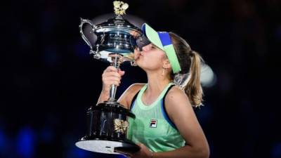 La estadounidense Sofia Kenin se mostró emocionada al ganar el Australia Open.