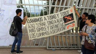 Los estudiantes del MEU han cerrado los edificios de Ciudad Universitaria, en donde se han perdido más de 20 días de clases. El período está en riesgo.