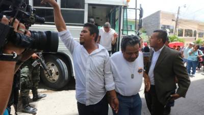 Los guardias de seguridad llegaron ayer a los juzgados del barrio La Granja.