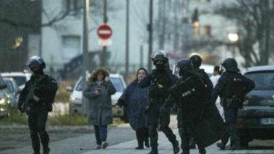 Las fuerzas de seguridad francesas realizan sendos operativos para atrapar al atacante de Estrasburgo./AFP.