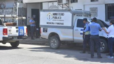 El cuerpo de la joven fue trasladado a la morgue de Medicina Forense de La Ceiba.