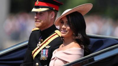 El príncipe Harry y Meghan Markle asistieron al desfile 'Trooping the Colour', este sábado 09 de junio. Foto AFP.