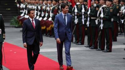 Peña Nieto y Trudeau desafían las políticas “egoístas” de Washington sobre el TLCAN.
